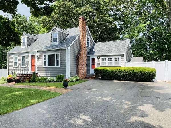 99 Edgehill Rd, Norwood, MA 02062