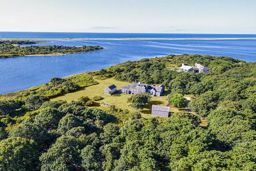 55 King Point Way, Edgartown, MA 02539