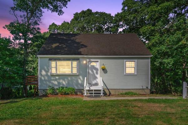 37 Edgewater Drive West, Falmouth, MA 02536