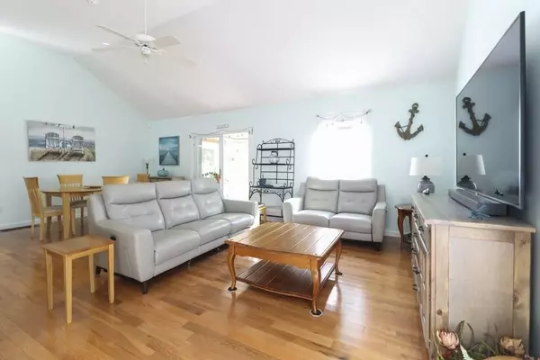 Bourne, MA 02532,16 High Ridge Dr