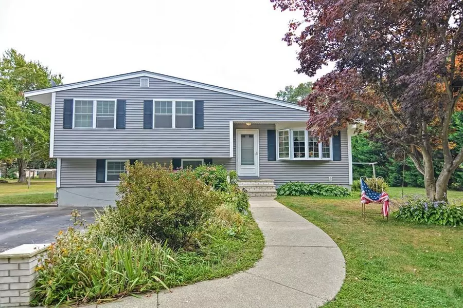 29 Denver Ave, Warren, RI 02885