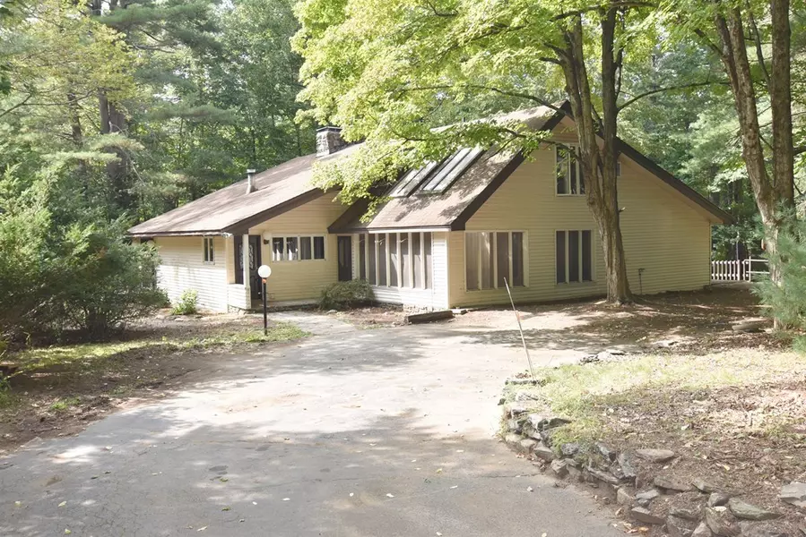 10 Library Ln N (Oaks Cove), Sturbridge, MA 01566