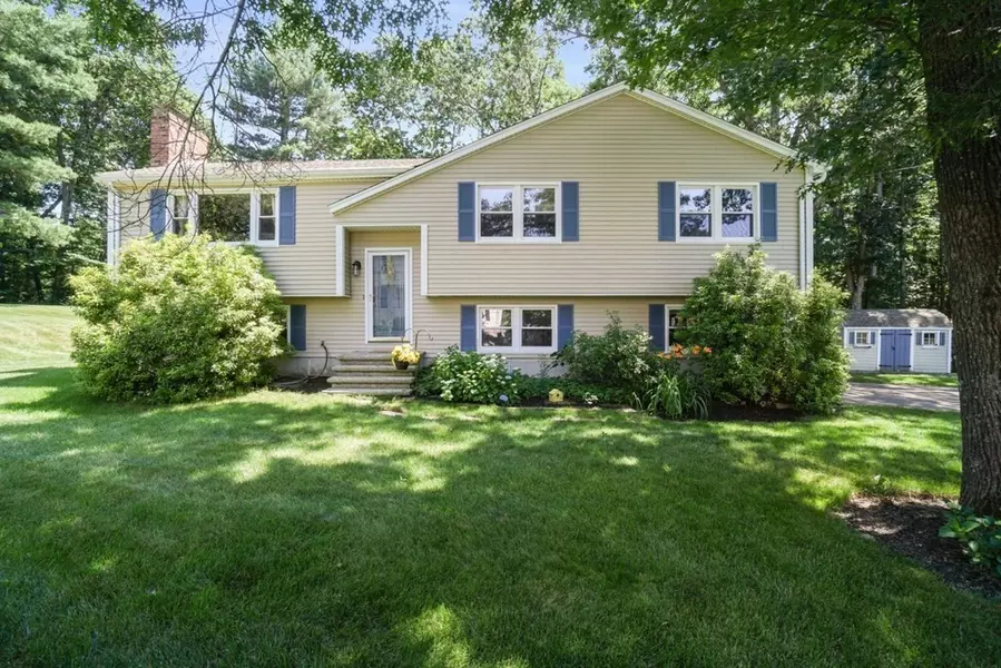 10 Anthony Road, Hamilton, MA 01982