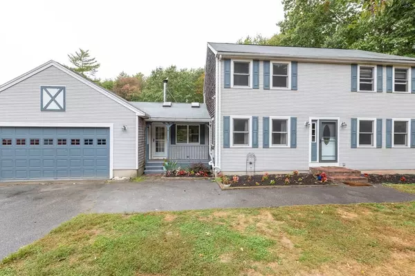 12 Paddock Hill Dr, Lakeville, MA 02347