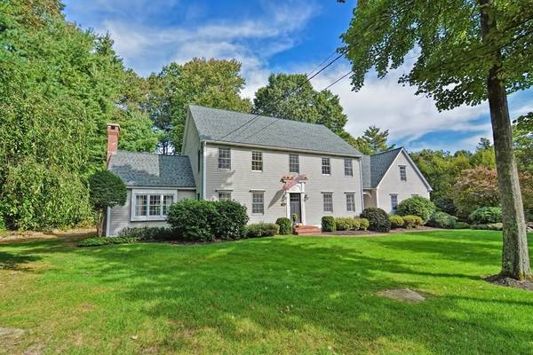 31 Homeward Ln, Walpole, MA 02081