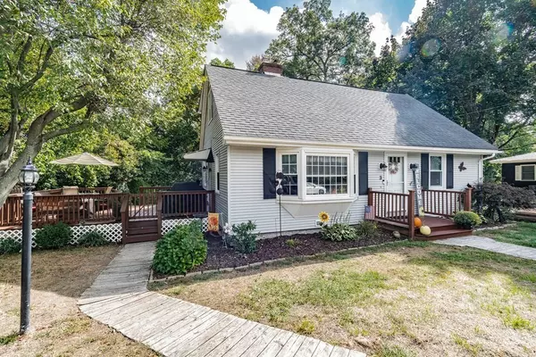 3 Valentine Ter, Agawam, MA 01001