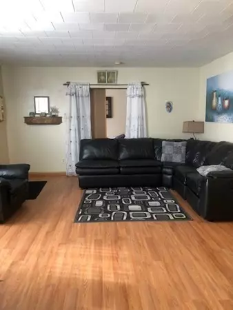 Springfield, MA 01107,162-164 Prospect St