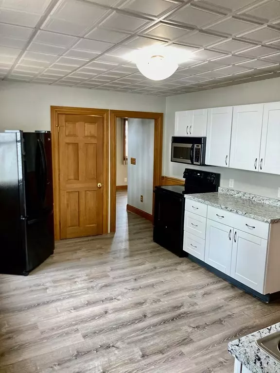 West Springfield, MA 01089,124 North Boulevard