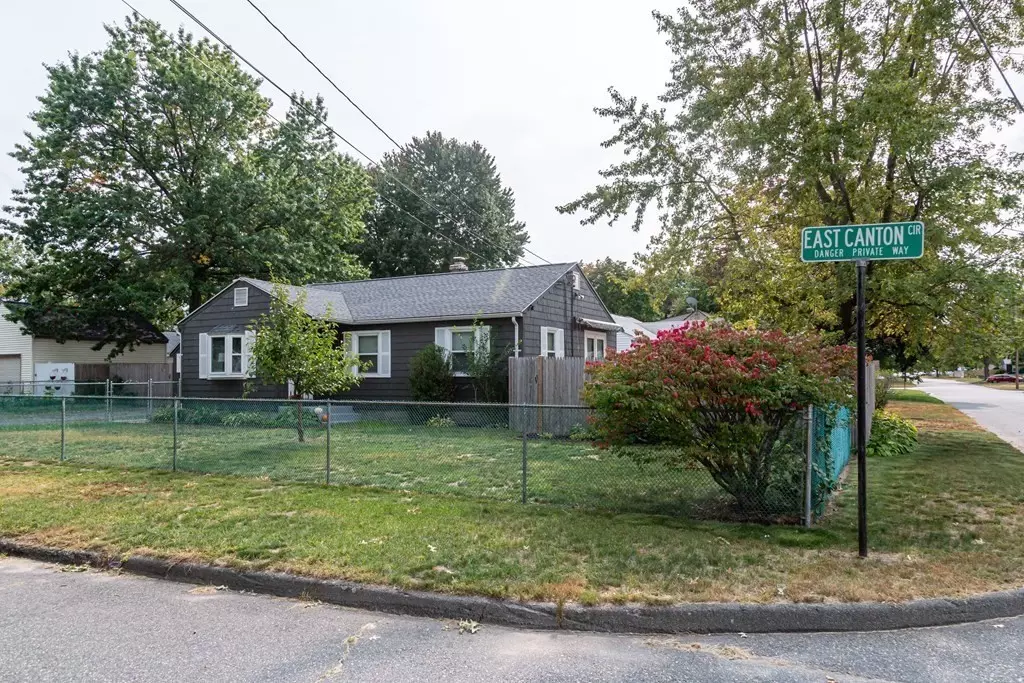 Springfield, MA 01104,82 E Canton Cir