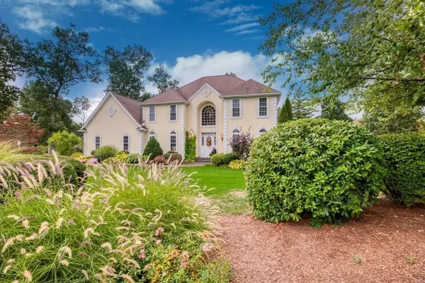 East Longmeadow, MA 01028,92 Pine Grove Cir