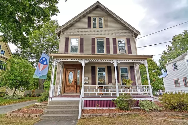 54 Pleasant St, Wakefield, MA 01880