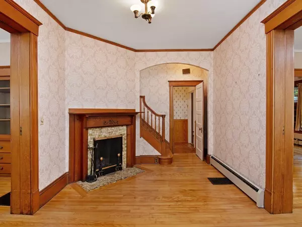 Worcester, MA 01602,24 Fiske St