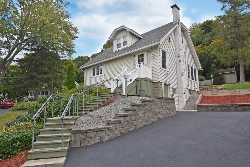 Auburn, MA 01501,113 Hampton St