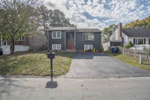 54 Windsong Cir, New Bedford, MA 02745