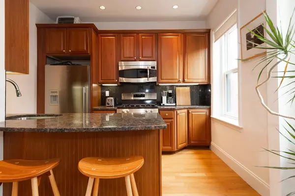 Boston, MA 02114,73 Myrtle St #5
