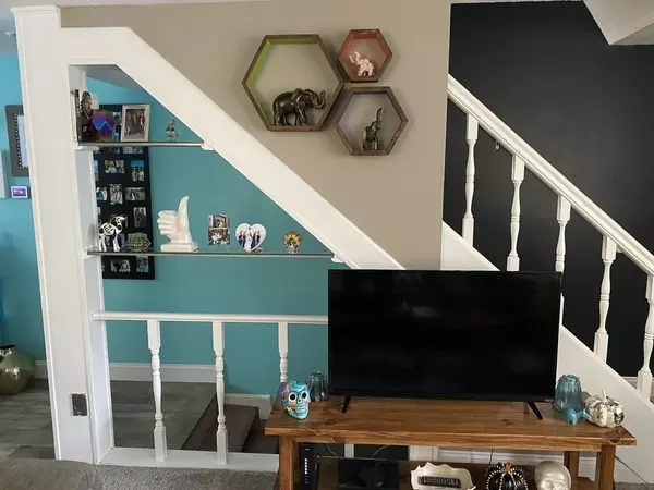 Agawam, MA 01001,86 Corey Colonial #86