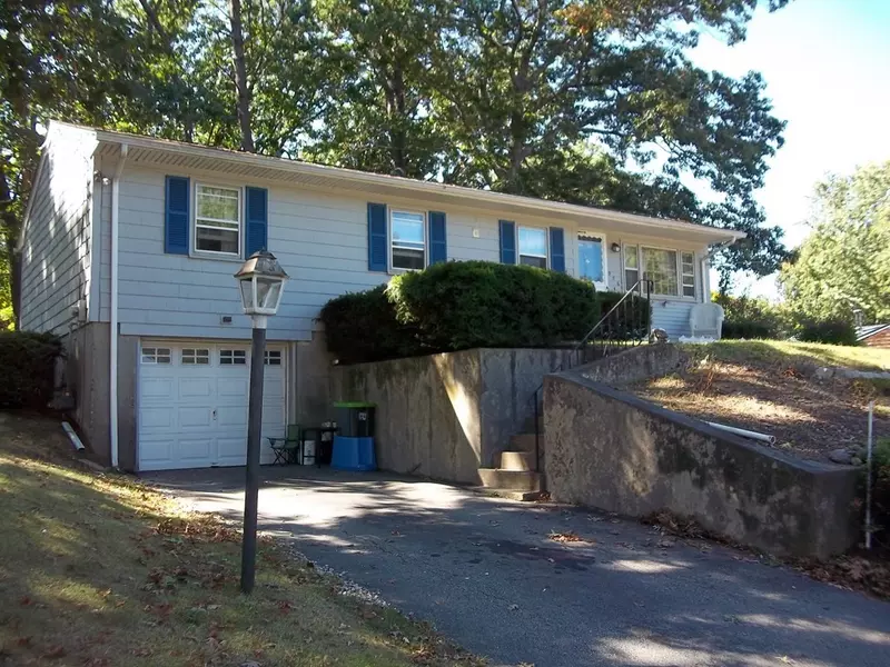 956 Longview Drive, North Attleboro, MA 02760