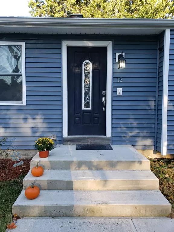 15 Berard Circle, Springfield, MA 01128