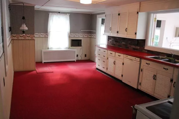 Gill, MA 01354,18 Walnut St