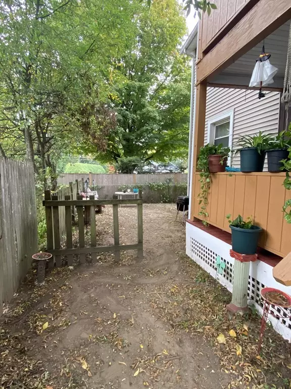 Westfield, MA 01085,14 Parker Ave