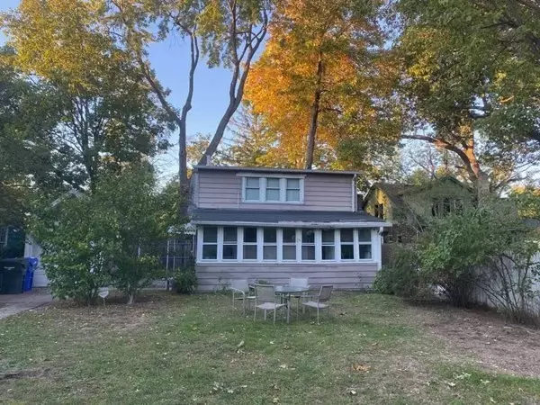 24 Ina St, Springfield, MA 01109