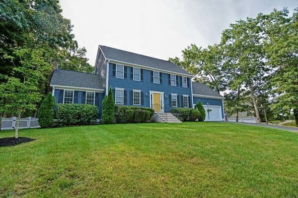 228 Hillcrest Rd, Northbridge, MA 01588