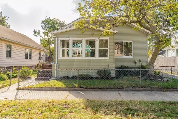 382-384 Page Blvd, Springfield, MA 01104