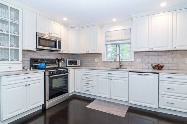 Wellesley, MA 02482,7 Lovewell Road