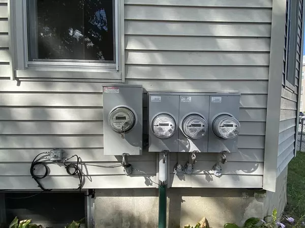 Springfield, MA 01104,64-66 Mooreland St