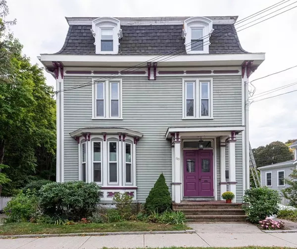 Ipswich, MA 01938,88 Central St #2