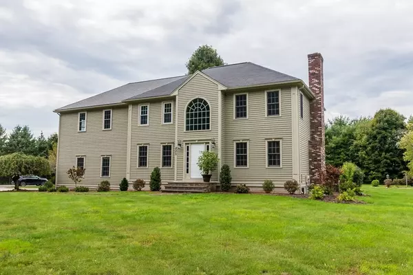 Raynham, MA 02767,885 Pine St