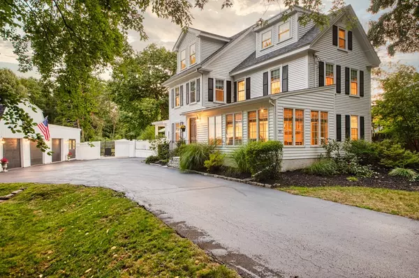 99 Ferry Rd, Newburyport, MA 01950