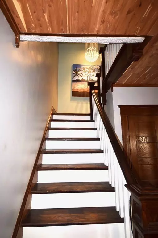 Springfield, MA 01108,74 Lyndale St