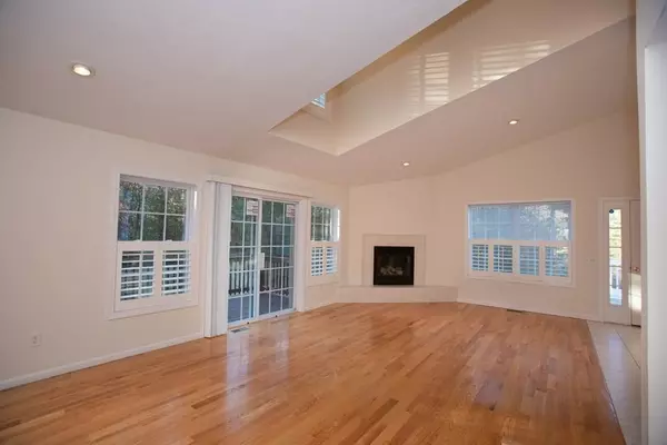 North Smithfield, RI 02896,26 Silver Pines Blvd #26