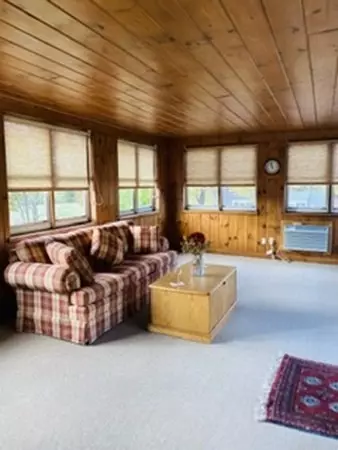 Springfield, MA 01108,206 Hartwick