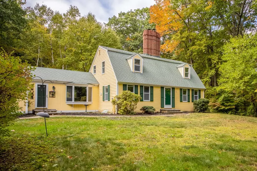 72 Woodman Rd, South Hampton, NH 03827