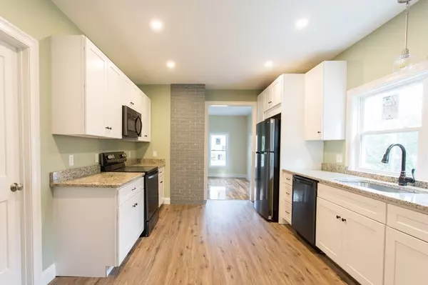 West Brookfield, MA 01585,32 Cottage St