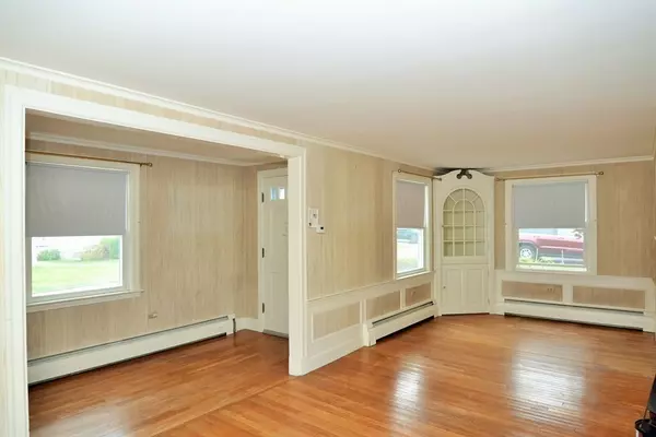 Rockport, MA 01966,2 Lamb Heights Road