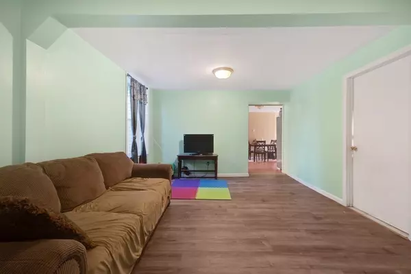 Springfield, MA 01109,209 Pendleton Ave