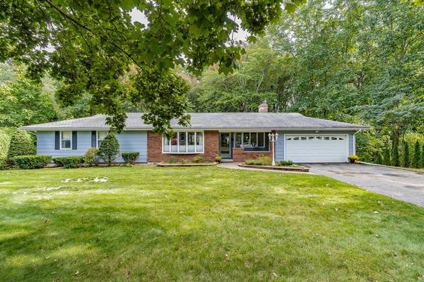 195 Valley View Circ, West Springfield, MA 01089