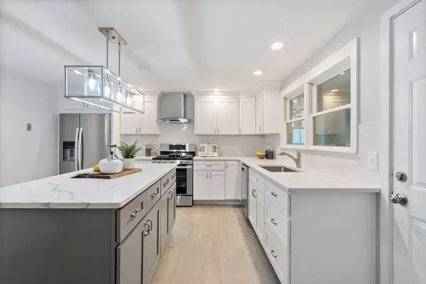 17 Addison St, Chelsea, MA 02150