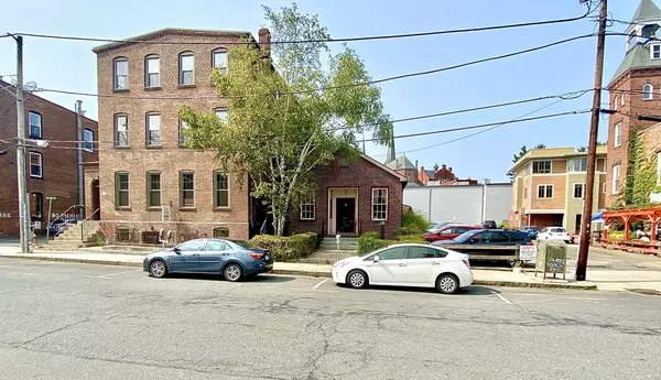 32 Masonic St #A-D, 2&3, Northampton, MA 01060