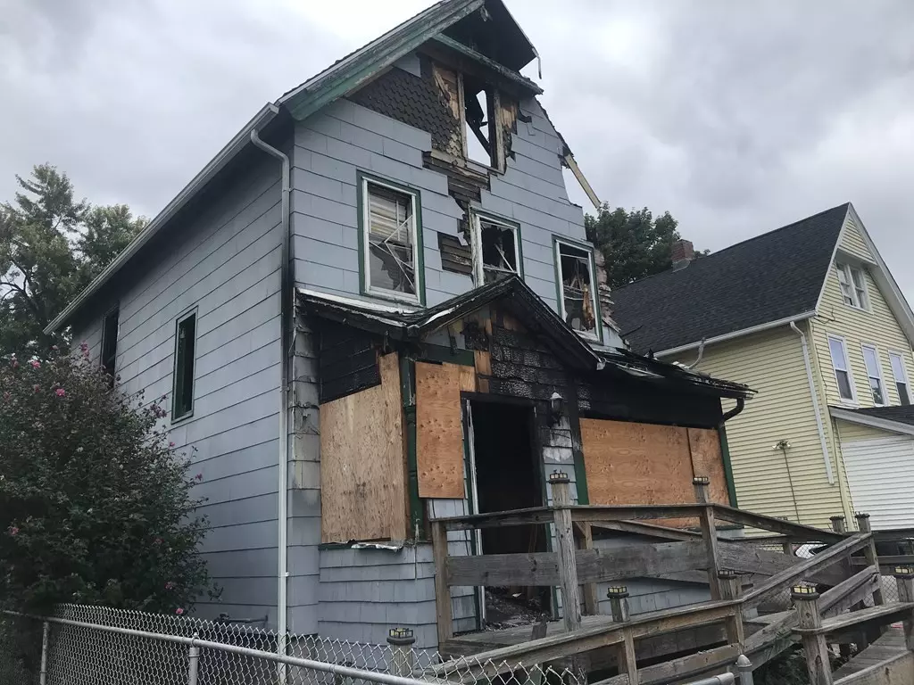 Springfield, MA 01107,31 Montmorenci St