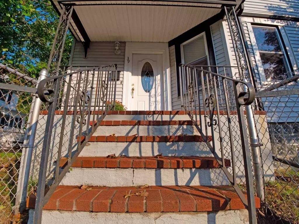 New Bedford, MA 02740,39 Maitland St.