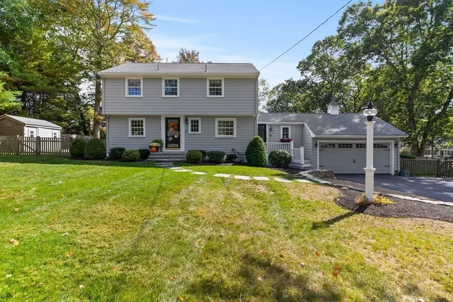 75 Brewster Rd, Cohasset, MA 02025