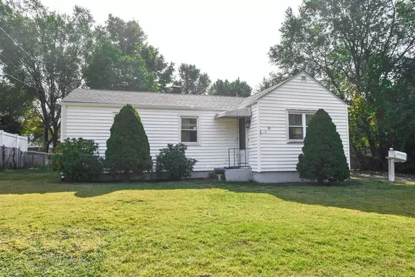 45 Redfern Dr, Springfield, MA 01109