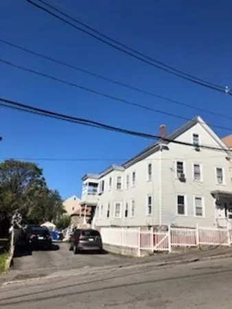 5 Haverhill St, Lawrence, MA 01841
