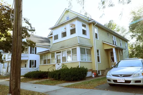 162-164 Oak Grove Ave, Springfield, MA 01109