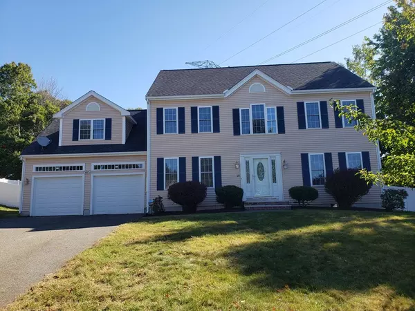28 Worcester Pl, Holbrook, MA 02343
