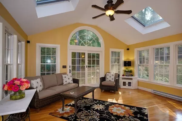 Bolton, MA 01740,239 Vaughn Hill Rd